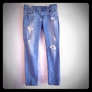 COPY - Women's sz 10 distressed American Eagle Je…